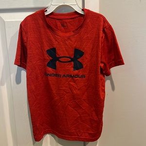 Under armour boys size 7.